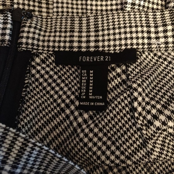 NWT Forever21 mini skirt Size M - Picture 3 of 4